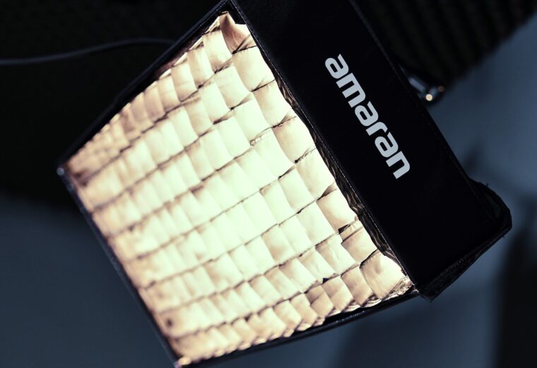 Aputure Amaran F22